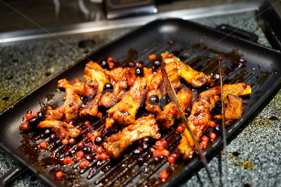 푸드,음식,고기,폭립,매콤,스파이스,뷔페,먹방,food,식감,집게,접시,행복,음식,식재료,요리,food,cook,meal,dishes,food reserves,육류,고기,meat,양식,서양음식,서양요리,western food,western dishes,western meal,western cook