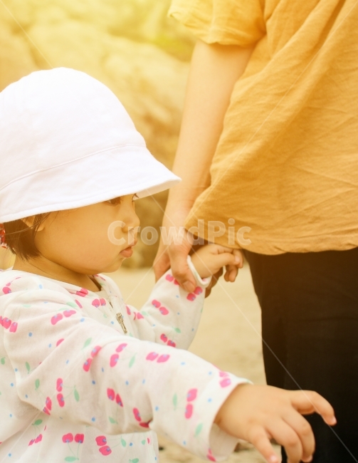 엄마와아이,여자어린이,어린이,여자아이,모녀,사람,인물,인간,human,person,가족,패밀리,family,어린이,어린아이,child,children,kid