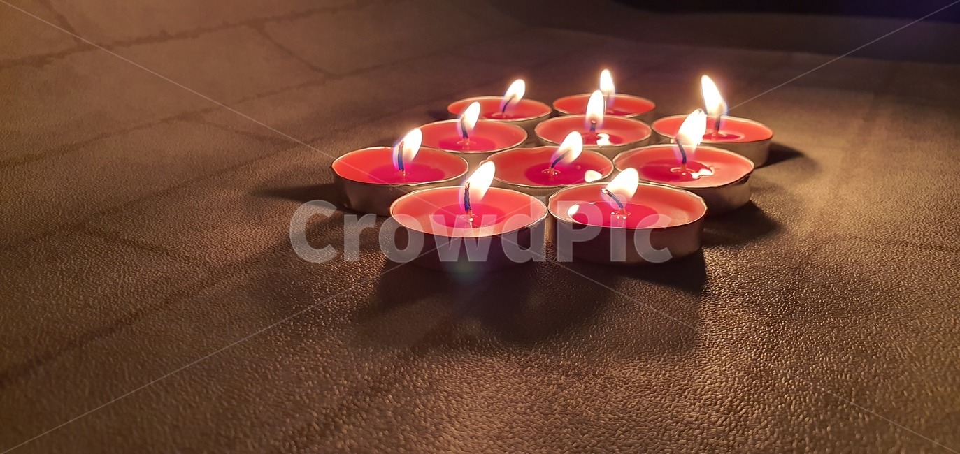 양초,초,불,불빛,어두움,불꽃,candle,flame,background,decoration,fire,christmas,dark,night,celebration,holiday,candlelight,light,yellow,glowing,bright,wax,xmas,religion,glow,church,burn,peace,burning,symbol,romance,black,design,festive,darkness,many