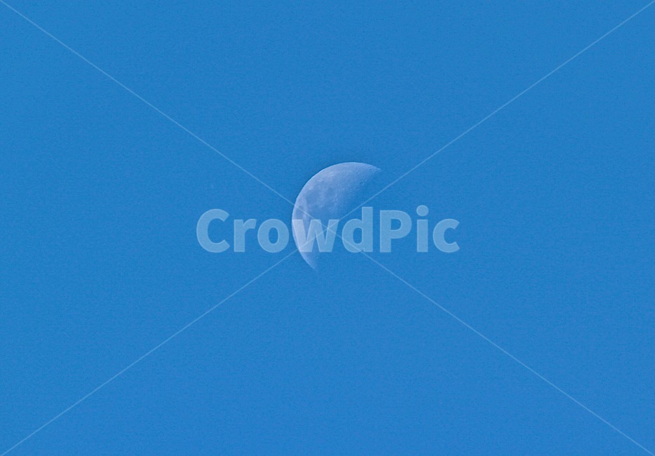 달,반달,새벽달,파란달,낮에뜬달,moon,sky,감성