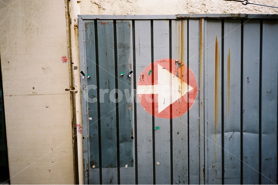 필름카메라,벽,문,표지판,감성,골목길,alley,빈티지사진,빈티지느낌,빈티지감성,vintage