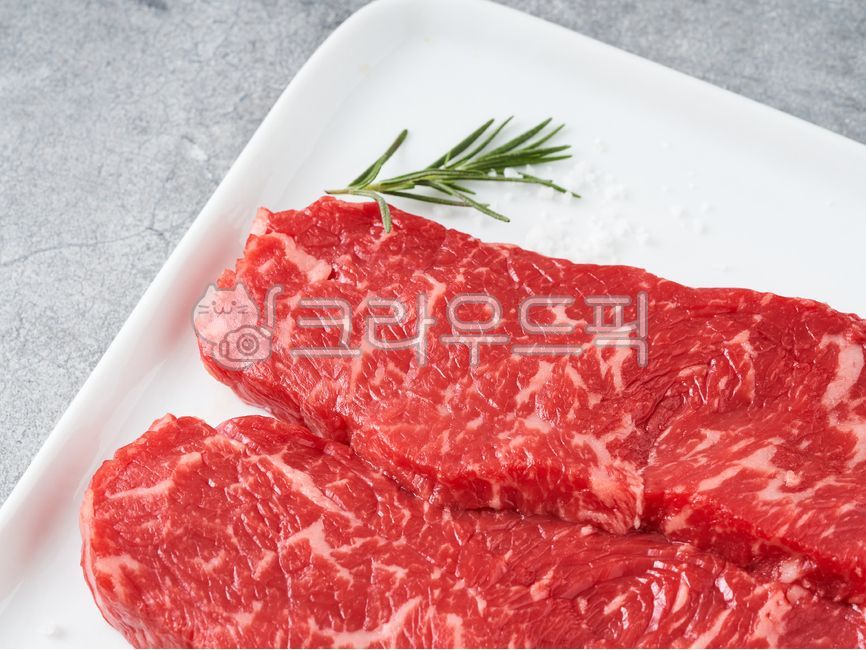 소고기,한우,국내산한우,채끝살,채끝살스테이크,steak,스테이크,미국산채끝살,호주산채끝살,미국산소고기,호주산소고기,food,음식,육류,고기,meat