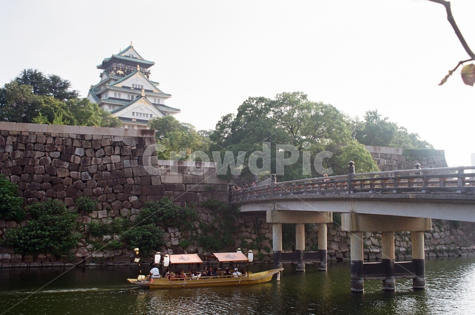 오사카,오사카성,일본,나룻배,강,다리,풍경,landscape,나무,osaka,japan,castle,필름카메라,필름,아날로그,감성,film,felling,analogue,랜드마크,landmark,tourist attraction,해외,외국,세계,foreign,oversea,world,세계랜드마크,해외랜드마크,외국랜드마크,world landmark,world tourist attraction,transportation,교통,watercraft,선박,vehicle,차량