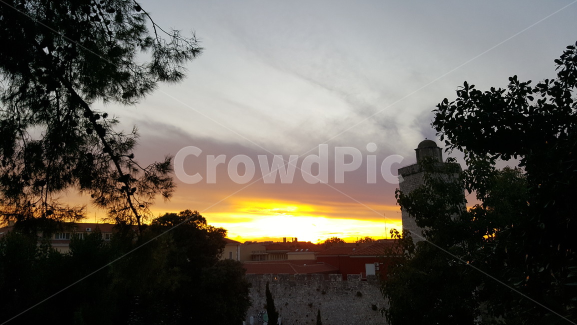 nature,자연,outdoors,옥외,sunlight,햇빛,sky,하늘,sunset,일몰,redsky,붉은하늘,dusk,황혼