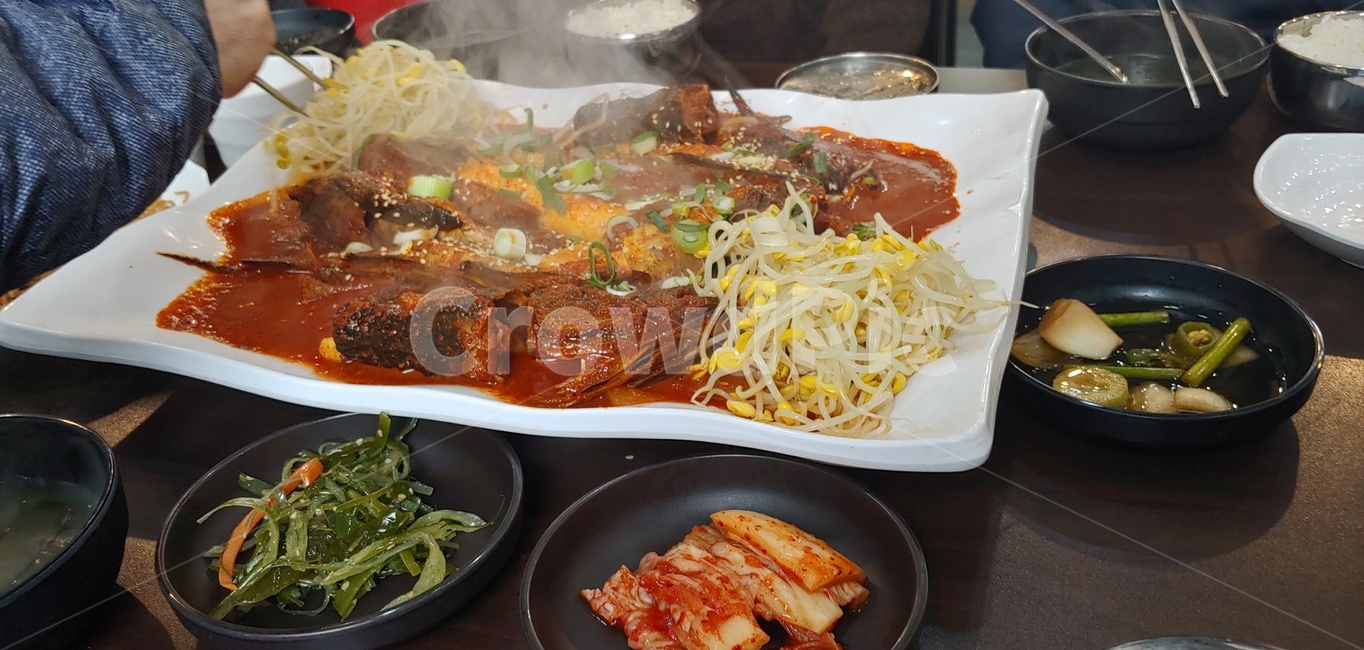 음식,콩나물,김치,요리,반찬,찜,코다리찜,떡,김,흰쌀밥,모임,회식,음식,식재료,요리,food,cook,meal,dishes,food reserves,한식,한국음식,한국요리,korean food,korean dishes,korean meal,korean cook