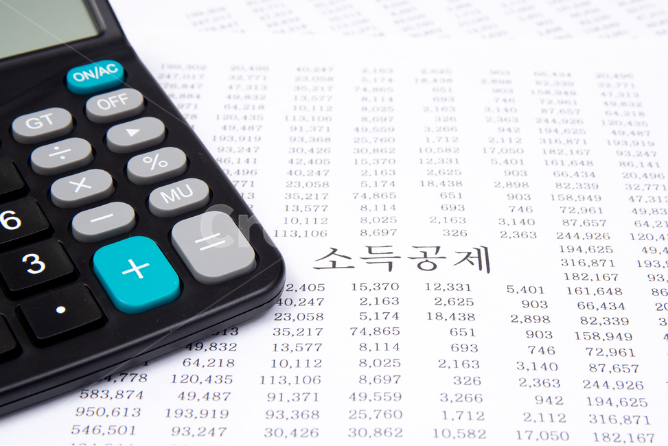 비즈니스,금융,비지니스,세금,tax,숫자,계산기,계산,종이,데이터,경제,회계,예산,경리,세무,비용,정물,데이타,챠트,회계사,개념,컨셉,카피스페이스,카피,스페이스,여백,연말정산,정산,소득공제,공제,연말,월급,세무사,세무신고,결산,수입,지출,산업,industry,industrial,금융,돈,finance,banking,money