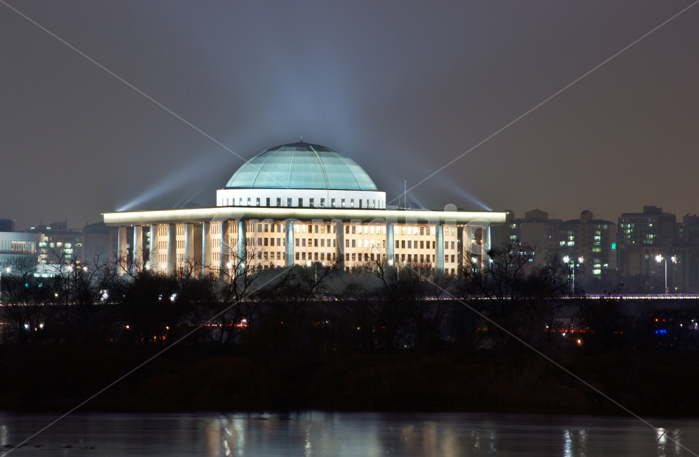 국회의사당,여의도,한강,야경,돔,의회정치,반영,조명,야경,밤,풍경,nightscape,night,landscape,랜드마크,landmark,tourist attraction,한국랜드마크,한국관광지,한국명소,korea landmark,korea tourist attraction,건축물,건물외관,exterior,building,structure,architecture,construction,건물