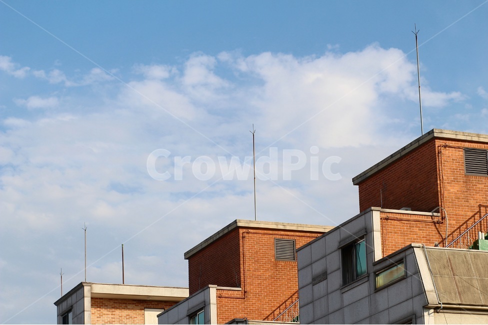 옥상,빌라,하늘,주택가,건물,안테나,건축물,건물외관,exterior,building,structure,architecture,construction