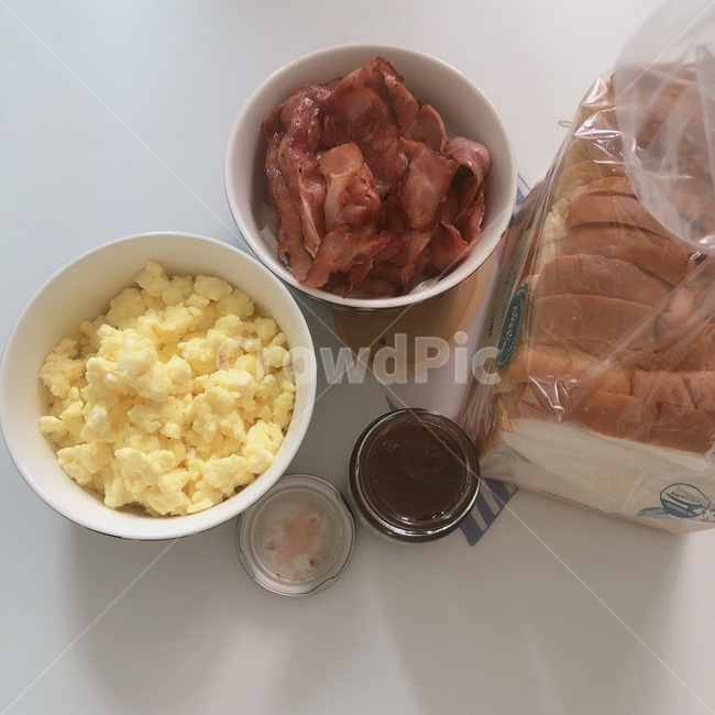 빵,음식,아침밥,베이컨,딸기쨈,에그스크램블,음식,식재료,요리,food,cook,meal,dishes,food reserves