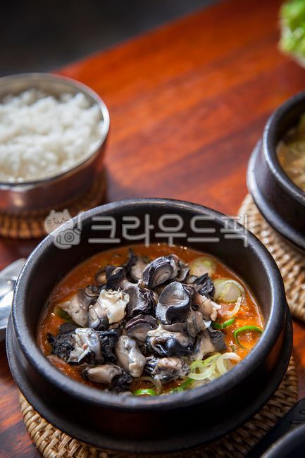 tray,snail,Rattan,Snail Duckjang,Soybean paste,paddy field,Cheonggukjang Set Meal,Rumbling Deokjang,Hanjeongsik,wellbeing,healthy food,Wellbeing food,plate holder,Scallopsal,Snail meat,nutritious food,roar,Spicy Cheonggukjang,bean,Snail Ssambap,vitiligo,h