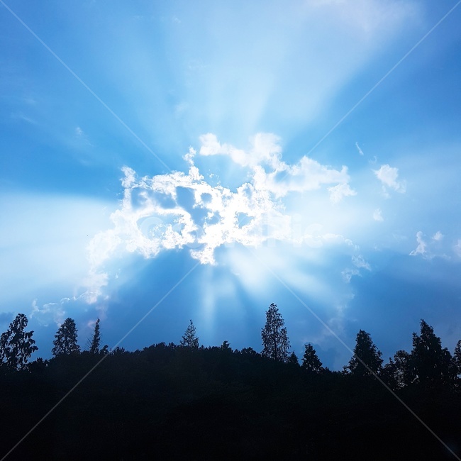 하늘,예쁜하늘,예쁜구름,구름,산배경