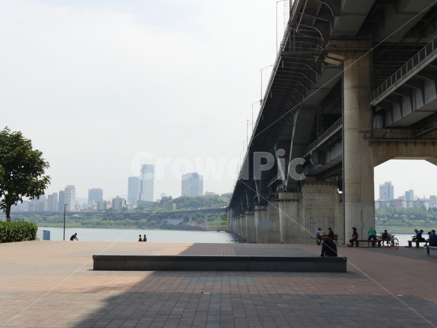 뚝섬,한강,대교,초여름,한적함,물,도시,풍경,city,landscape,사람들,대중,군중,other people,crowd,road,도로,building,건물