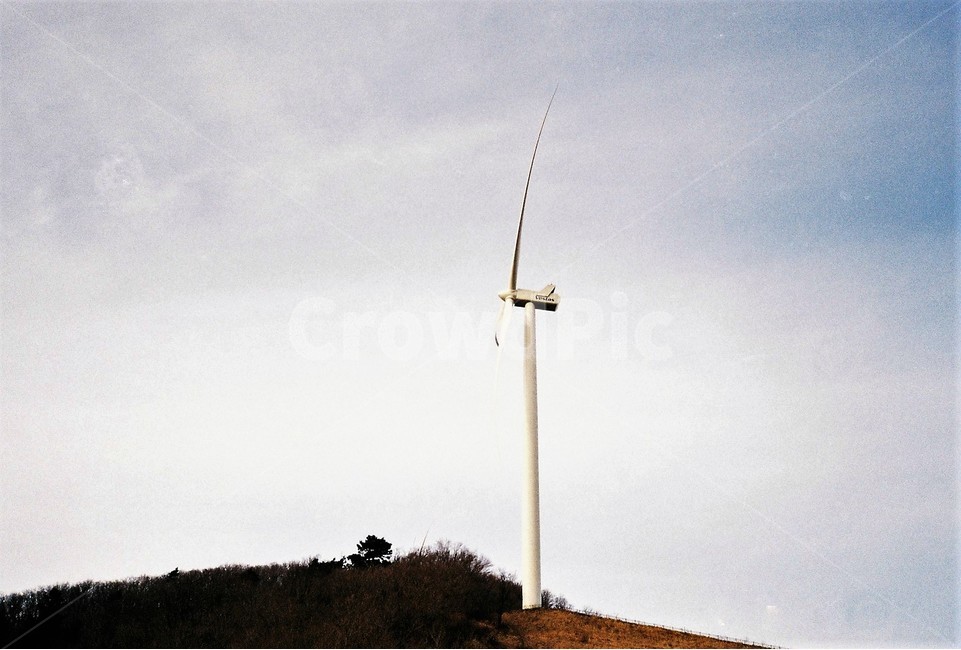 친환경에너지,친환경,풍력발전기,풍력발전소,풍력발전,강릉,멍에전망대,필름,필름감성,필름카메라,필름사진,machine,기계,motor,모터,engine,엔진,자연,언덕,바람