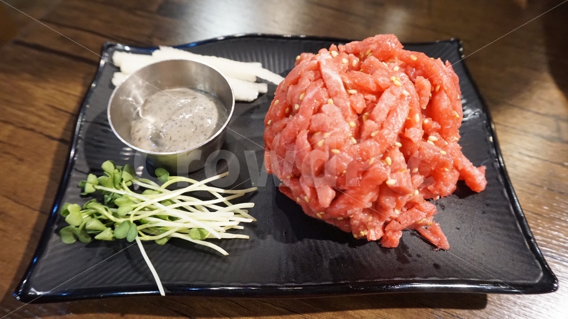 육회,생고기,무순,배,육회한접시,날고기,고깃덩어리,음식,식재료,요리,food,cook,meal,dishes,food reserves,육류,고기,meat,한식,한국음식,한국요리,korean food,korean dishes,korean meal,korean cook