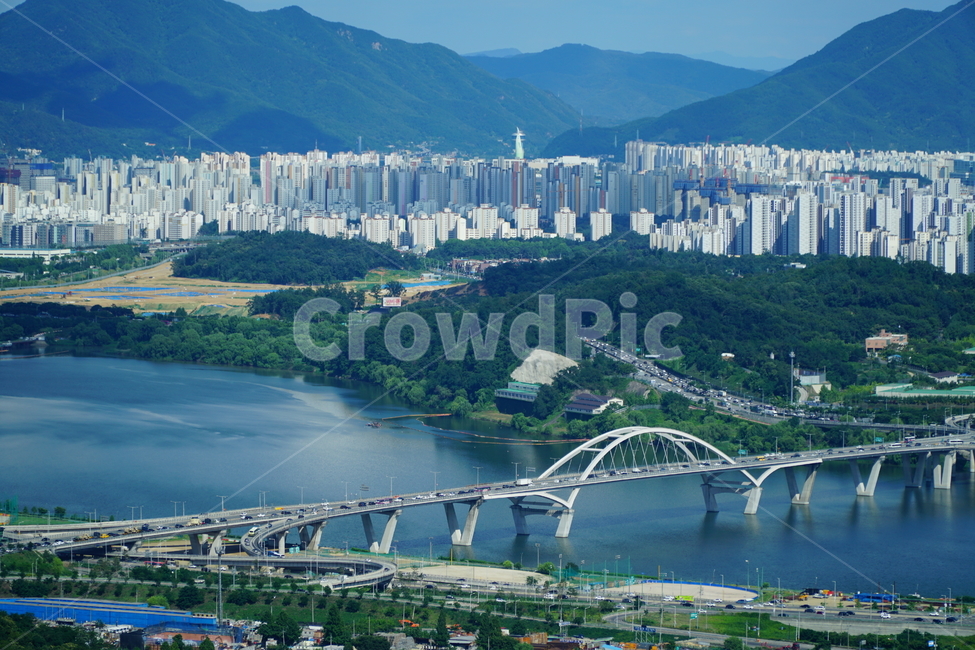 경기도,구리시,한강,암사대교,자연,도시,시티,건물,빌딩,한국,하늘,산,산맥,산봉우리,정상,산꼭대기,전경,풍경,nature,landscape,river,scenery,scene,view,citi,building,bridge,tree,mountain,sky,blue,초여름,6월,june,동네,마을,korea,한국자연,apartment,아파트,주택,다가구,공동주택,도시,풍경,city,landscape,한국도시풍경,한국도시경관,korea cityscape,경치,outdoors,옥외