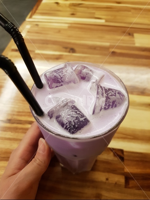 커피숍,자색고구마,얼음,여유,라떼,빨대,행복,먹방,시원함,음료수,drink,beverage