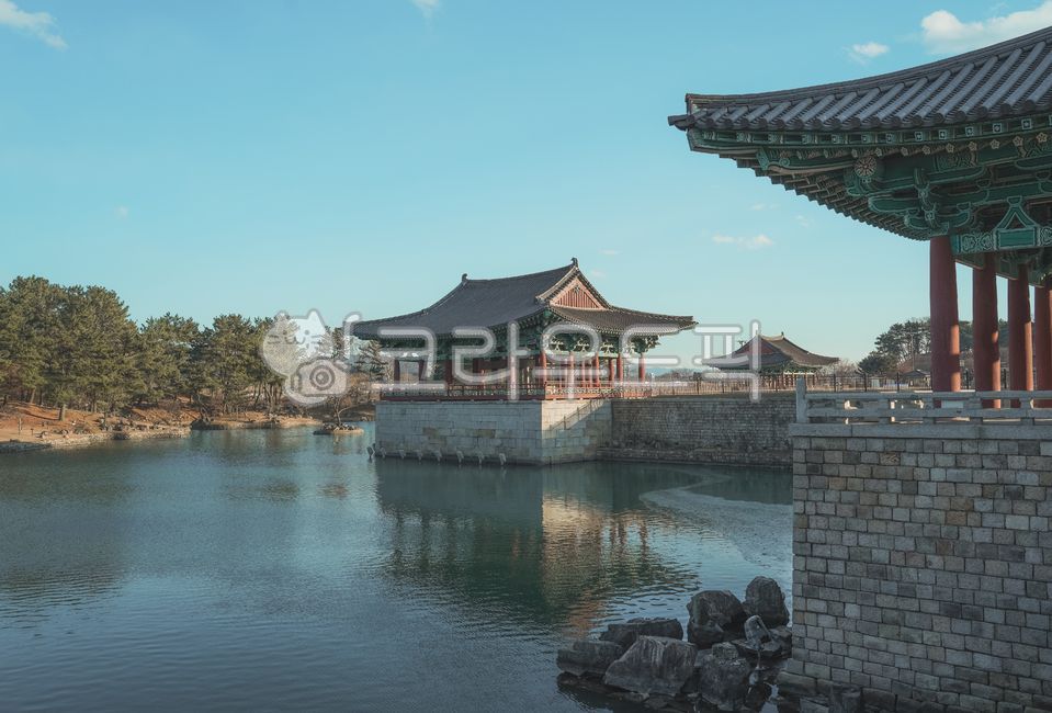 경주,동궁과월지,안압지,문화재,한옥,건물,building,한국관광지,관광지,한국명소,지붕,roof,기와