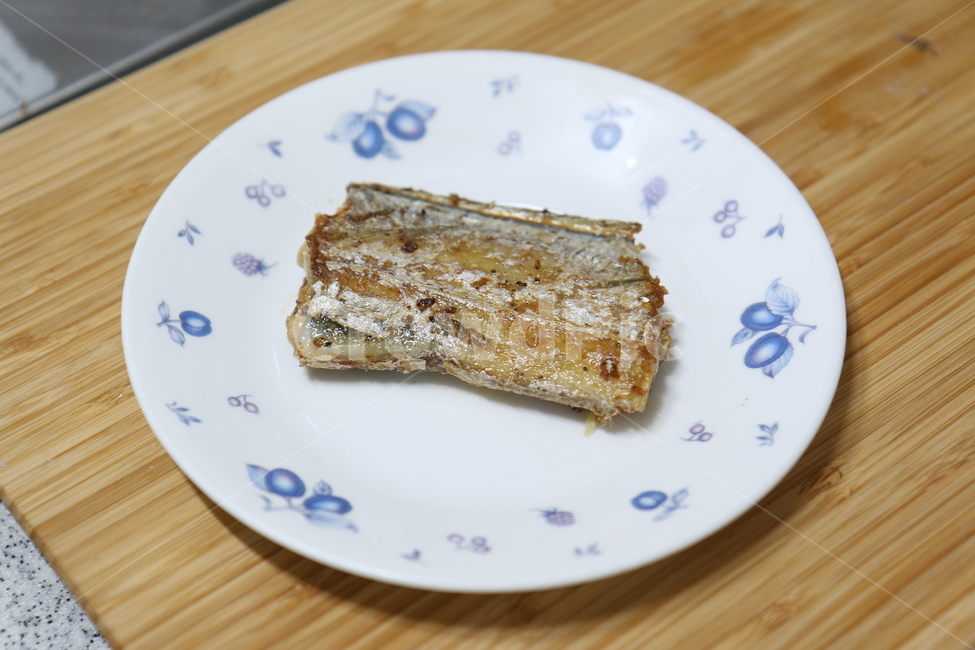 생선,구운,음식,그릴,식사,해산물,맛있는,미식가,저녁,신선한,갈치,식재료,은색,은빛,해물,구이,음식,식재료,요리,food,cook,meal,dishes,food reserves,수산물,해산물,fishery products,seafood,한식,한국음식,한국요리,korean food,korean dishes,korean meal,korean cook