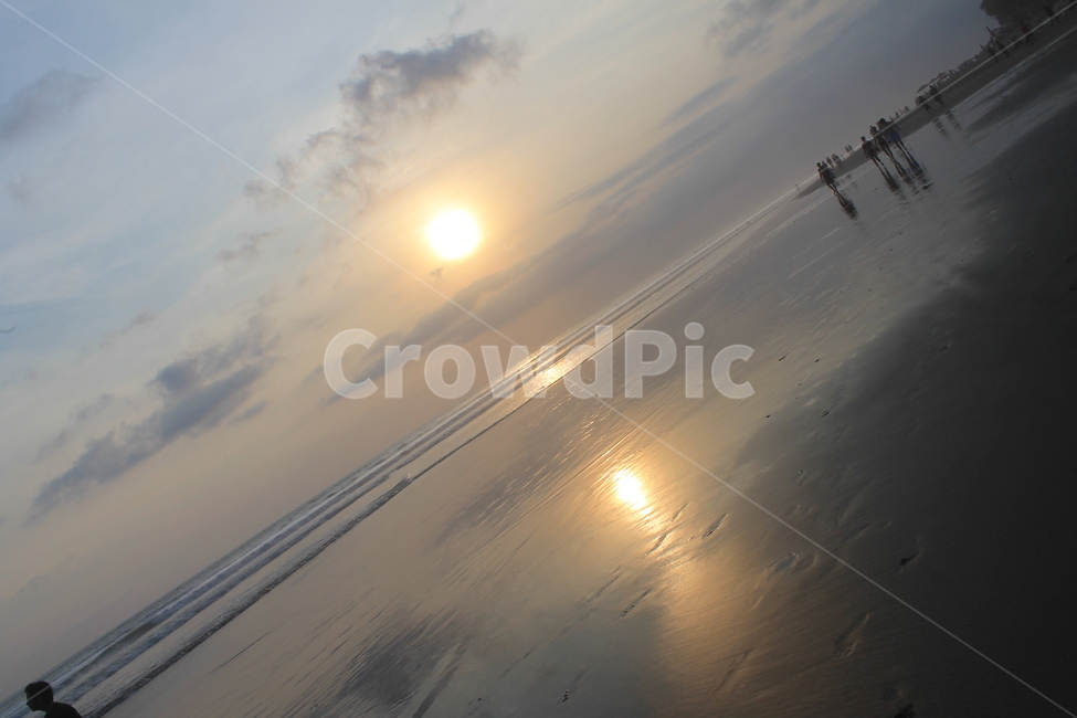 인도네시아,발리,짱구,짱구해변,석양,일몰,황혼,반사,해,태양,그림자,indonesia,bali,canggu,canggubeach,sunset,beachsunset,dusk,twilight,sun,sky,하늘,바다석양,reflection,shadow,자연,풍경,nature,landscape,light,빛,flare,플레어,outdoors,옥외