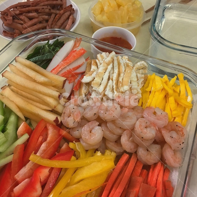 월남쌈,베트남,ricepaper,새우,야채,소스,피망,파인애플,게맛살,시금치,계란,당근,오이,사과,건강,소시지,햄,라이스페퍼,시큼함,달달함,음식,식재료,요리,food,cook,meal,dishes,food reserves