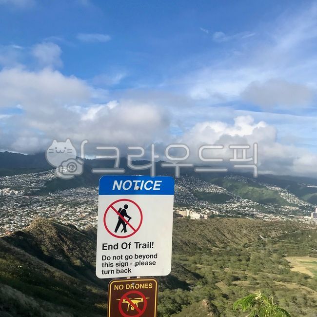 trekking,Honolulu,Hawaii,honolulu,hiking,diamondhead,diamond head,mountain climbing