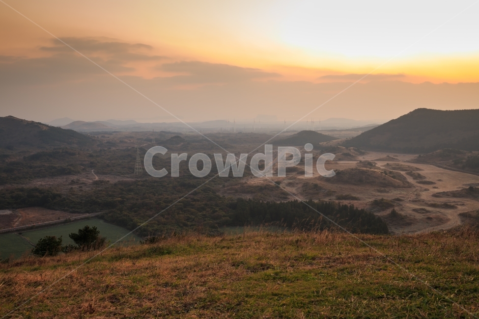 sunshine,cannon,canon,spring,cloud,Reed,Udo Island,Jeju travel,golden,sight,Work,Jeju sunrise,sky,Seongsan Sunrise Peak,Jeju reeds,Jeju sky,Baekyak Oreum,nice photo,ocean,autumn,pylon,Saebyeol,landscape photography,sunrise,Jeju,Silver grass,winter,soil,su