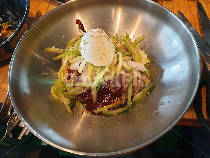 냉면,비빔냉면,외식,식사,요리,비냉,음식,식재료,요리,food,cook,meal,dishes,food reserves