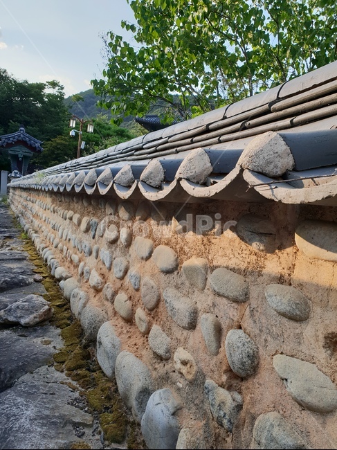 koreanbuddhism,koreantraditional,koreanculture,불교,사원돌단,돌담,기와,종교,패턴,정서,한국문화,한국전통,전통,문화,돌담길,돌,황토,한국전통,한국문화,korean traditional,korean culture,건축물,건물외관,exterior,building,structure,architecture,construction