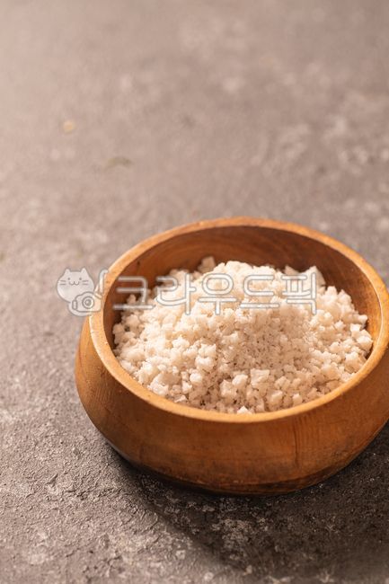 음식연출,음식이미지,식재료,그릇,식당포스터,푸드스타일링,한국적,메뉴촬영,소금,소금디테일,소금클로즈,재료