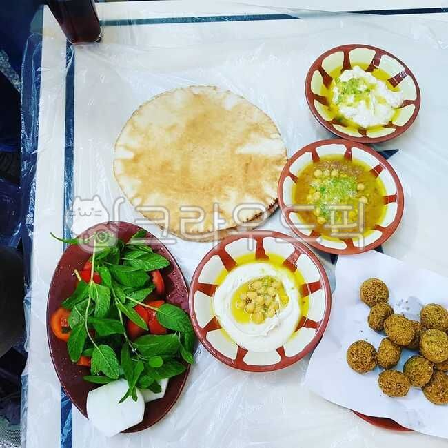 Vegetarian cuisine,middle eastern food,Arabic food,Amman Restaurant,Chickpea dish,hummus,chickpeas,Jordan Restaurant,halal,Arabic cuisine,bread,Vegetarian,vegetarian diet,Amman Restaurants,Hmms,Islamic food,Humms,food,vegetarianism,hashem,Hasim,falafel,Jo