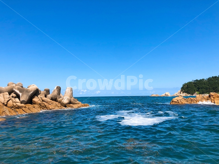 양양,바다,해변,beach,sea,바닷가,해수욕장,하늘,sky,풍경,landscape,여름바다,자연,nature,koreannature,강원도,자연,풍경,nature,landscape,한국자연풍경,한국자연경관,korea nature landscape,outdoors,옥외,water,물,ocean,대양,promontory,곶