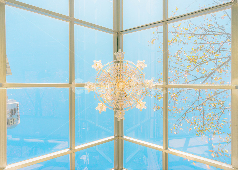 샹들리에,조명,창문,창문틀,하늘,인테리어,실내디자인,interior design