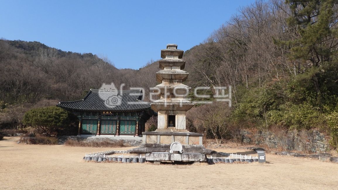 ,Gumi Jukjang Fivestory Stone Pagoda,stone pagoda,No 130,Jukjangri 5story stone pagoda,Seonsan Jukjangdong 5story stone pagoda,Unified Silla period,national,treasure,tower,Mojeon Stone Pagoda,fivestory,Beomnyun Temple,National Treasure No 130,Jukjang Five