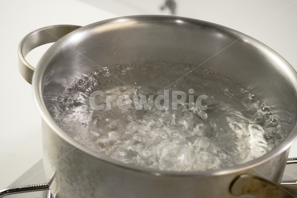 냄비,물끓이기,라면끓이기,솥,냄비물,요리,주방,키친,부엌,주방용품,요리도구,kitchen,kitchenware,cookroom,cookingutensil