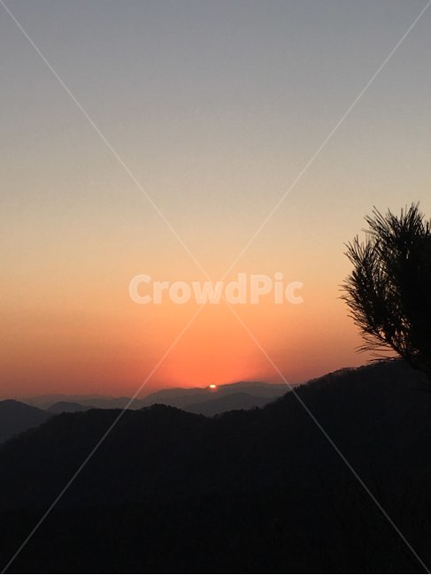 앞산일출,대구앞산,떠오르는태양,아침태양,일출하늘,일출,자연,풍경,nature,landscape,outdoors,옥외,sunset,일몰,red sky,붉은 하늘,sky,하늘,dusk,황혼,dawn,새벽