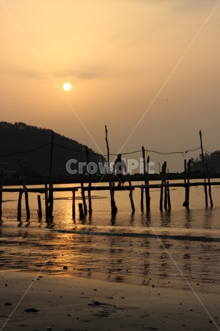 한국,부산,풍경,바다,다대포,실루엣,항구,일출,자연,풍경,nature,landscape,한국자연풍경,한국자연경관,korea nature landscape,사람,인물,인간,human,person,인물실루엣,사람실루엣,character silhouette,human silhouette,water,물,waterfront,워터 프론트