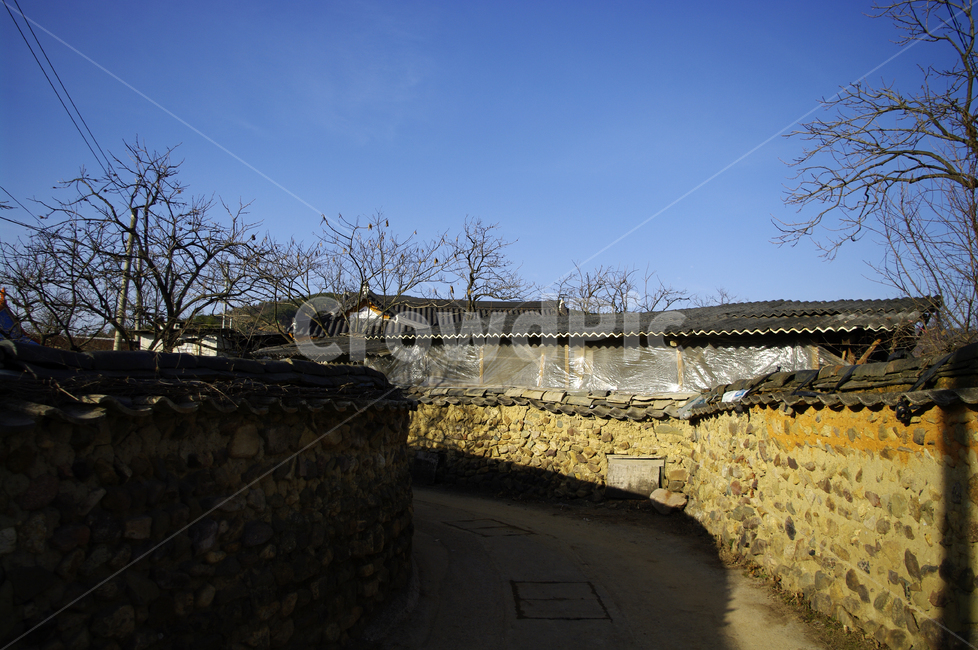 마을,돌담,길,돌담장,돌담길,담쟁이넝쿨,한국전통,한국문화,korean traditional,korean culture,건축물,건물외관,exterior,building,structure,architecture,construction