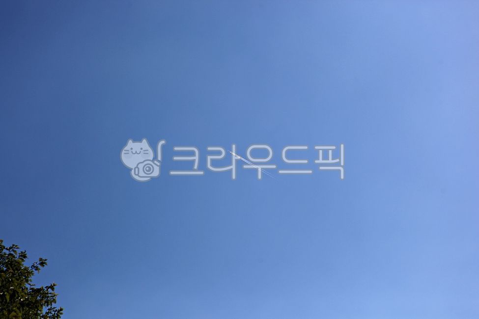 sky,flight,fly,nature,airplane,aircraft,airliner,sight