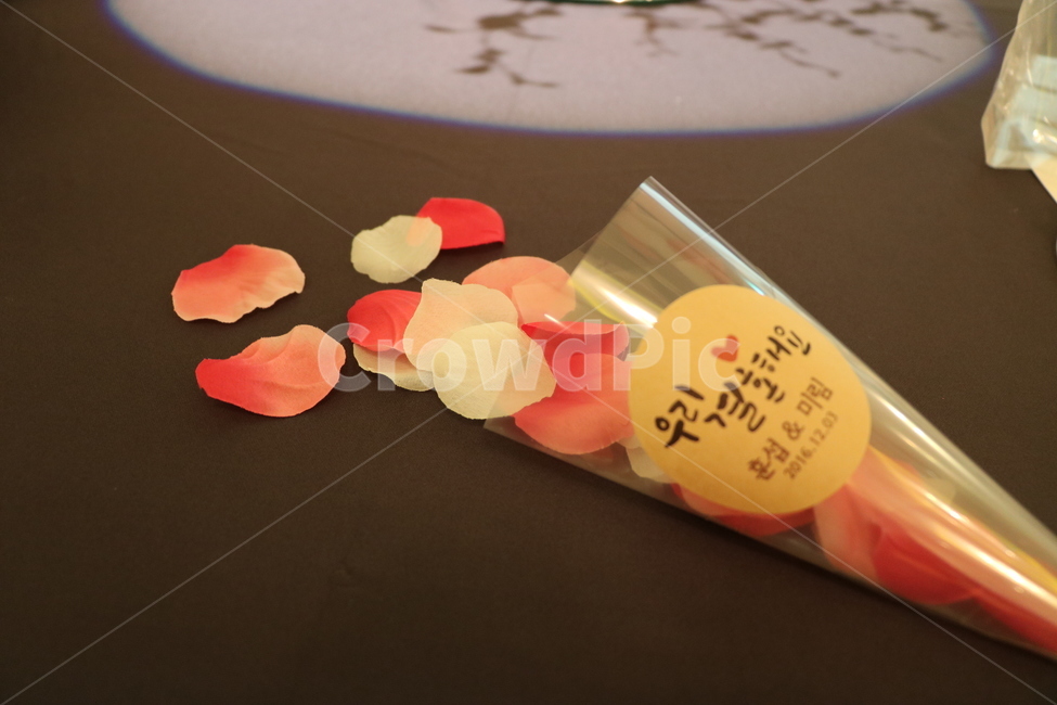 플라워샤워,결혼,우리결혼해요,결혼식,결혼식준비물,버진로드플라워샤워,결혼,혼례,웨딩,wedding,marriage,marry,기념일,축하,anniversary,congratulation,celebrate,celebration