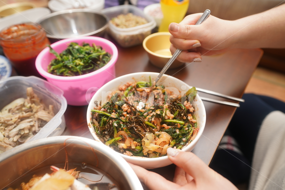 비빔밥,밥,음식,집밥,나물,야채,고추장,한식,식사,먹거리,food,음식,식재료,요리,food,cook,meal,dishes,food reserves,한식,한국음식,한국요리,korean food,korean dishes,korean meal,korean cook