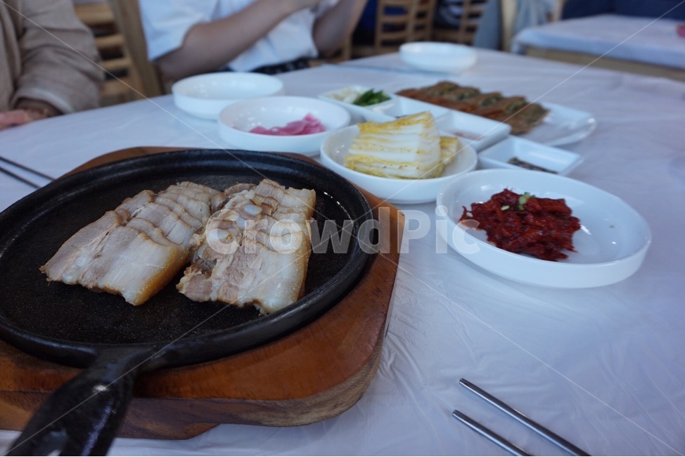 고기,수육,음식,배추,젓갈,음식,식재료,요리,food,cook,meal,dishes,food reserves,한식,한국음식,한국요리,korean food,korean dishes,korean meal,korean cook