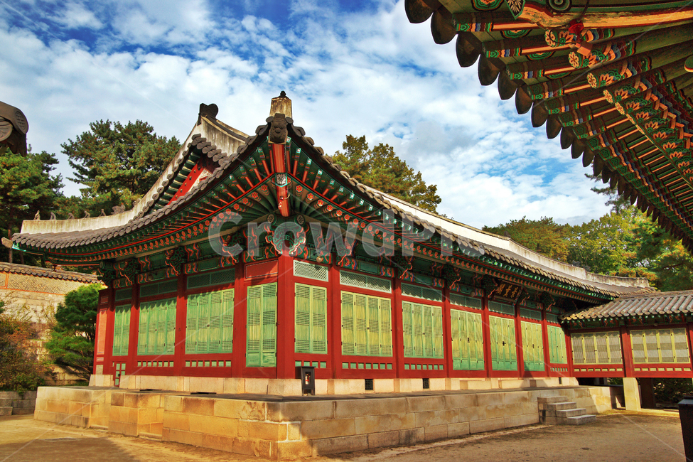 Joseon Dynasty,ancient architecture,eaves,Palace,Gyeonghungak,Changdeokgung Palace,UNESCO World Heritage Site,Dancheong