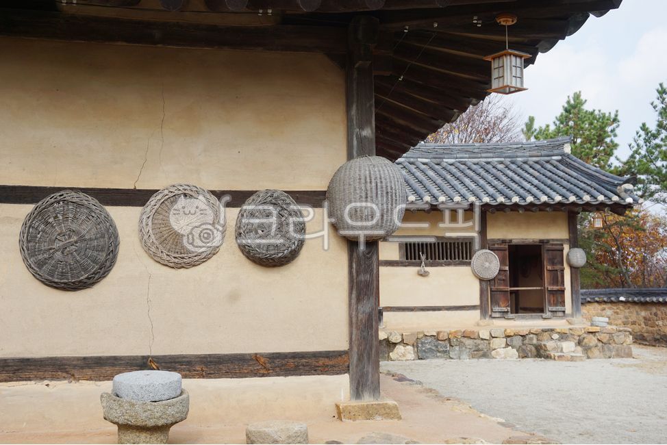 한옥,조선시대,기와집,시골,할머니집,고향,전통,전통집,전통가옥,고택,시골집,문의문화재단지,민속촌,민속마을,고향집,한국전통,한국문화,korean traditional,korean culture,건축물,건물외관,exterior,building,structure,architecture,construction