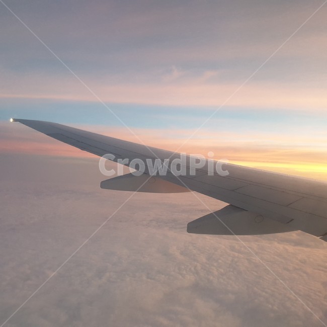 비행기,하늘,구름,여행,석양,비행기날개,airplane,교통,교통수단,traffic,transportation