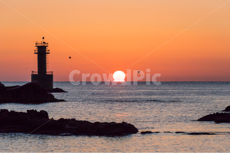 building,건물,architecture,건축물,tower,탑,등대,lighthouse,일출,여명,오메가,바다,sea,등대,lighthouse