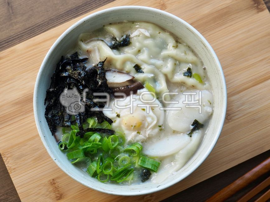 설날사진공모전,한식,한국전통음식,한국음식,떡국,떡만두국,만두국,식품,한국문화,배경,음식문화,문화,아시아음식,설날,음식,설날음식,명절,명절음식,koreanfood,koreanculture,food,background,foodculture,culture,asianfood,웰빙,웰빙음식,wellbeing,wellbeingfood,만두,한국전통,한국문화,korean traditional,korean culture,음식,식재료,요리,food,cook,meal,dishes,food reserves,한식,한국음식,한국요리,korean food,korean dishes,korean meal,korean cook