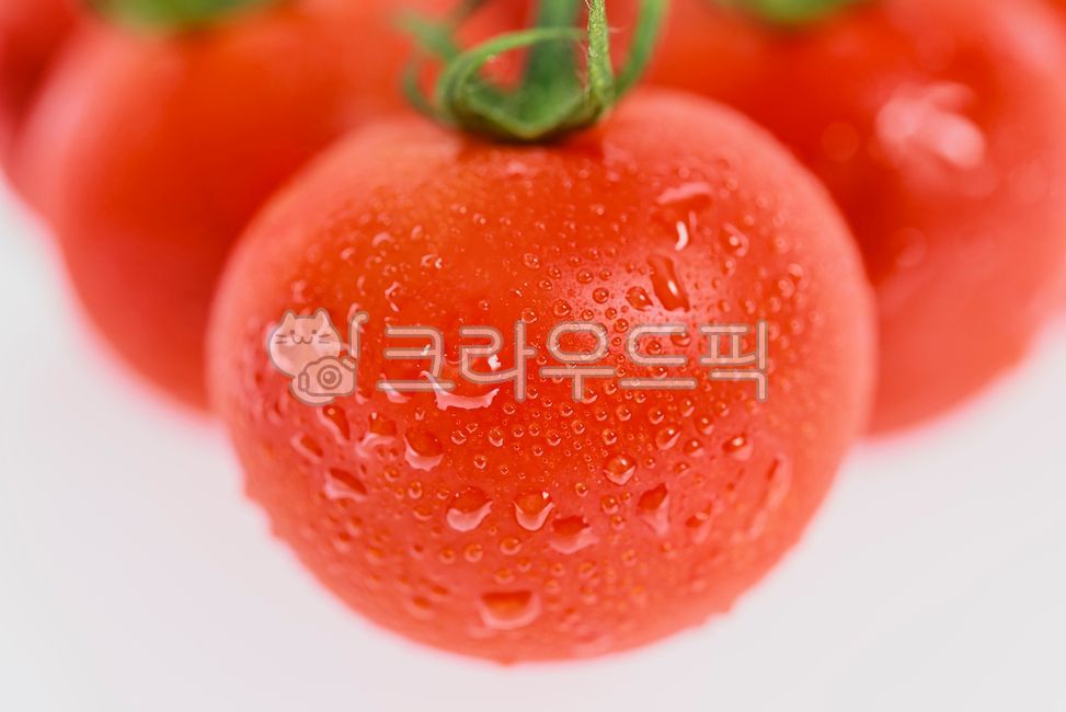 studio,close up,Cherry tomato,Fruit,fruit,tomato,vegetable,inside,food,Red,water drop,plant,Food Ingredients,Sort,fresh,object