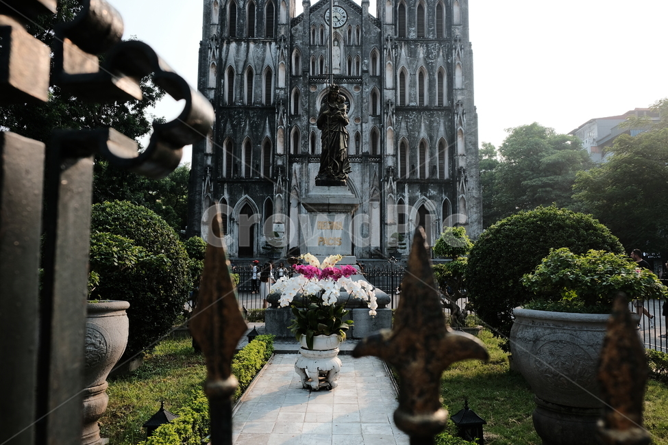 성당,배경,조형물,꽃,옥외,해외,외국,세계,foreign,oversea,world,건축물,건물외관,exterior,building,structure,architecture,construction
