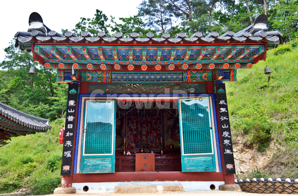 산신각,삼성각,민간신앙,청평사,오봉산,법당,춘천,토템신앙,산신,한국전통,한국문화,korean traditional,korean culture,종교,신앙,religion,belief,faith,건축물,건물외관,exterior,building,structure,architecture,construction