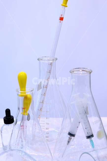 실험기구,실험,화학,비이커,스포이드,실험실,과학,실험도구,유리,유리컵,주사기,눈금,experiment,chemistry,교육,학교,공부,education,learning,study,school,사물,물건,오브젝트,thing,object,matter